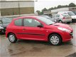 Peugeot 206 - 1.1 XR, STUURBEKRACHTIGING, ELEK-RAMEN, CENT-VERGRENDELING, RADIO-CD - 1 - Thumbnail