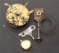 === Uurwerk = pendule = Tobias Bäuerle = oud === 9499