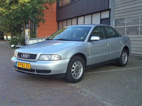 Audi A4 - 2.6 quattro Comfort - 1