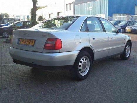 Audi A4 - 2.6 quattro Comfort - 1