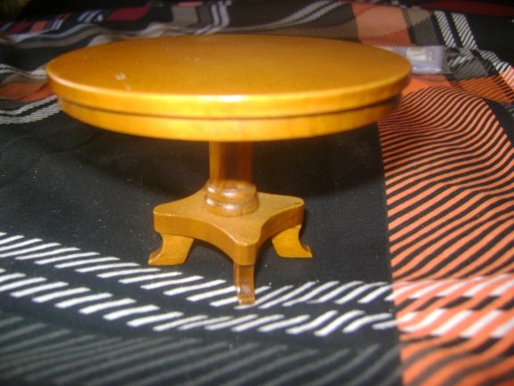 ronde tafel met aparte voet poppenhuis - nr. 1