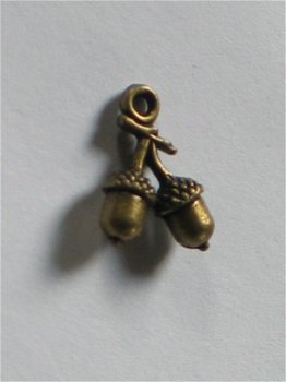 Bronze acorns - 1