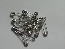 20 safety pins silver