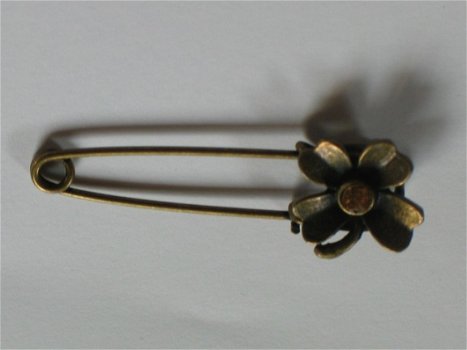 Bronze safety pin flower - 1