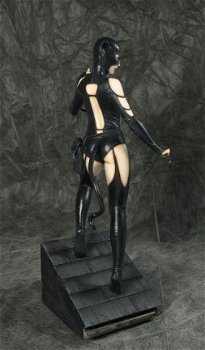 Catwoman statue, design Luis Royo (Yamato) - 3