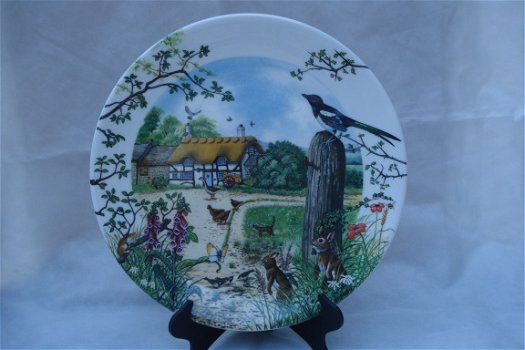 Wedgwood bord The Farm Cottage uit Colin Newmans Country Panorama - 1