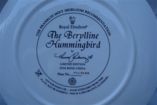 wandbord Royal Doulton The Berylline hummingbird lIMITED EDITION MC9088 beschildering op porselein. - 2