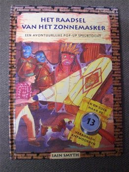 Het raadsel van het zonnemasker Pop-up speurtocht - 1