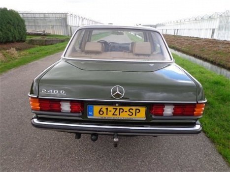 Mercedes-Benz 200-280 (W123) - 200-serie (240 D Met Stuurbekrachtiging - 1