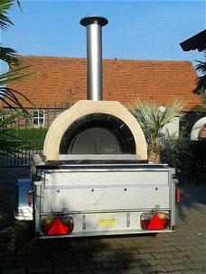 Pizza oven AMALFI FAMILY OVEN : TE HUUR op aanhangwagen.