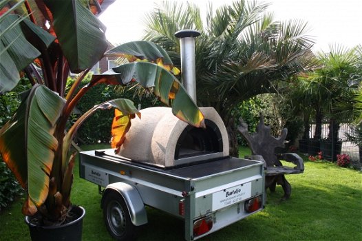 Pizza-oven te huur op aanhangwagen/ houtgestookte AMALFI FAMILY OVEN - 1