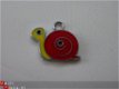 Geëmailleerde bedel - slak (rood/geel) - 1 - Thumbnail