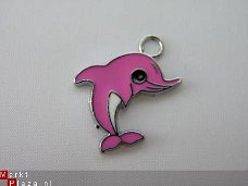 Geëmailleerde bedel - dolfijn (roze)