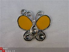 Geëmailleerde bedel - vlinder (geel)