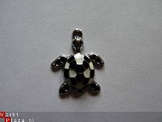 Geëmailleerde bedel - schildpad (zwart/wit)