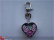 Sleutelhanger/horloge hart met bloemetjes (fuchsia/roze) - 1 - Thumbnail