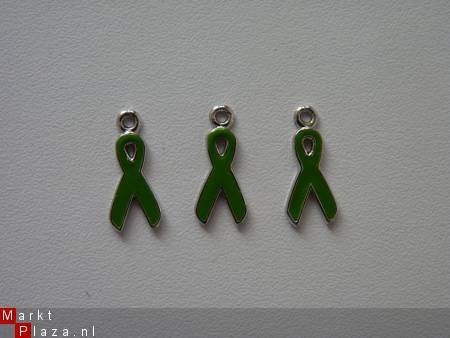 3 gekleurde bedels - ribbon (groen) - 1