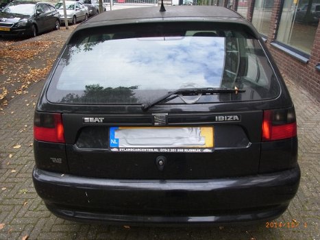 Seat Ibiza Zwart Plaatwerk Sloopauto inkoop Den haag - 4