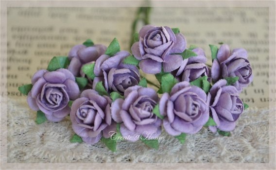 Marianne design papieren roosjes donker lavendel. Per 10 - 1