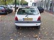 Renault Twingo Automaat Bouwjaar 2001 Plaatwerk kleur Wit - 4 - Thumbnail