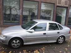 Opel Vectra 1.6 16 v Bouwjaar 2000 Plaatwerk kleurcode Z 147