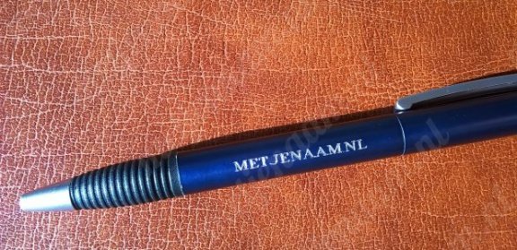 Blauw metalen pen met je naam gratis gegraveerd - 1