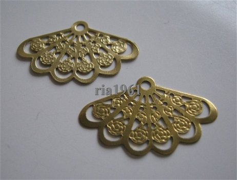 bedeltje/charm mode accessoires:waaier filigree goud-25x15mm - 1