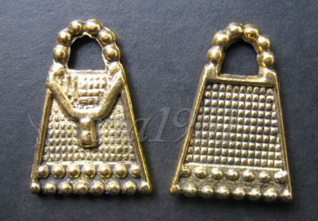 bedeltje/charm :tasje 3 goud - 17x11 mm(nog 1 st.) - nr. 1