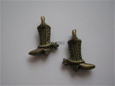 bedeltje/charm  schoenen:cowboylaarsje brons - 17x13 mm