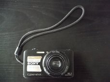 SONY Cyber-shot 16.2 camera (lens zit vast)