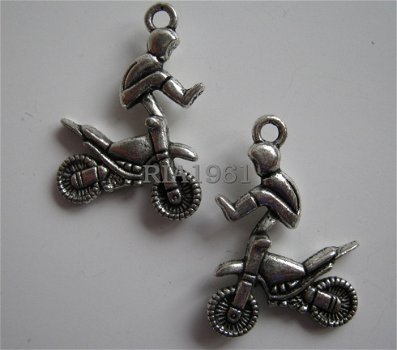 bedeltje/charm sport:stuntmotor 3 - 30x21 mm - 1