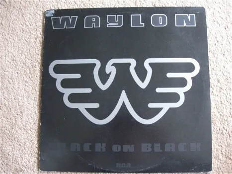 Waylon Jennings Black On Black. - 1