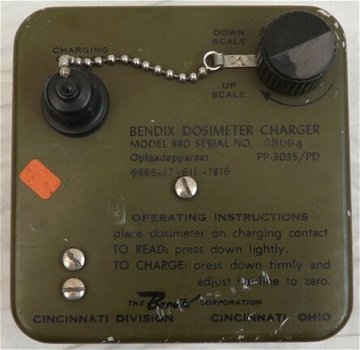 Dosimeter Charger / Dosismeter Oplader, Bendix, Model 880 / PP-3035, KL, jaren'60.(Nr.2) - 1