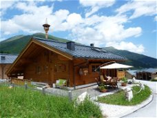 Super lux Chalet Xieje in het gezellig bergdorp Königsleiten Tirol