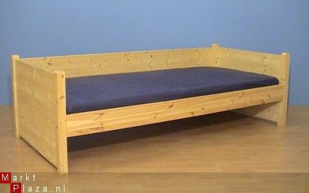 massief houten BED met 2 LADEN - 2