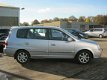 Kia Carens - 2.0 CRDi EX, AIRCO(CLIMA), CRUISE CONTROL, ELEK-RAMEN, CENT-VERGRENDELING, TREKHAAK - 1 - Thumbnail