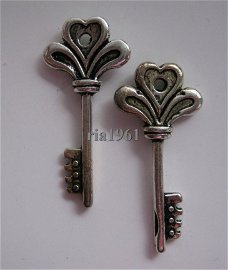 bedeltje/charm sleutel : sleutel 14 - 30 mm