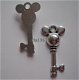 bedeltje/charm sleutel:sleutel 22 - mickey mouse - 27x13 mm - 1 - Thumbnail