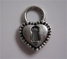 bedeltje/charm sleutel:slotje hart -17 x 12 mm