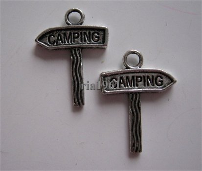 bedeltje/charm strand:camping wijzer - 22 mm - 1