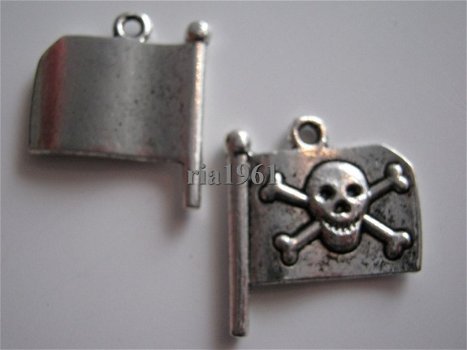 bedeltje/charm zee:piratenvlag - 21x19 mm - 1