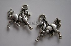 bedeltje/charm dieren: paardje - 16 mm