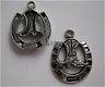 bedeltje/charm dieren:hoefijzer met laars - 25x20 mm - 1 - Thumbnail