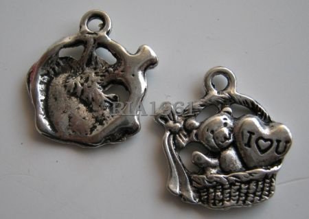 bedeltje/charm dieren: beertje in mand - 17x15 mm - 1