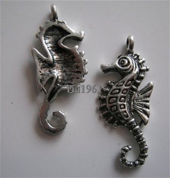 bedeltje/charm dieren: zeepaard - 29x11 mm - 1