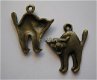 bedeltje/charm dieren : kat boos brons - 20x16 mm - 1 - Thumbnail