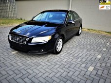 Volvo S80 - 2.0D Limited Edition LEDER, NAVI, PDC, ENZ