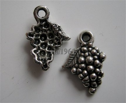 bedeltje/charm fruit:druiven - 13x12 mm - 1