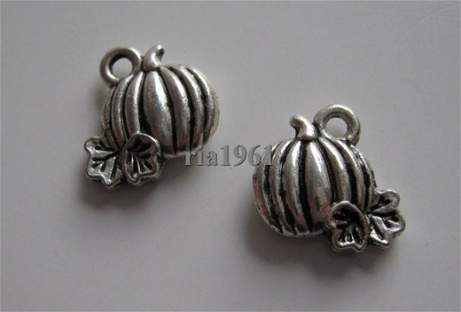 bedeltje/charm fruit:mini-pompoentjes-10mm:10 voor 0,75 - 1