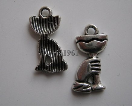 bedeltje/charm keuken : hand met wijnglas - 19x10 mm - 1